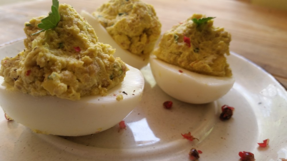 oeufs farcis: French Stuffed Eggs